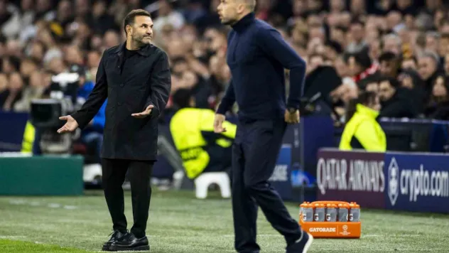 Ajax, John Heitinga'nın görevine son verdi