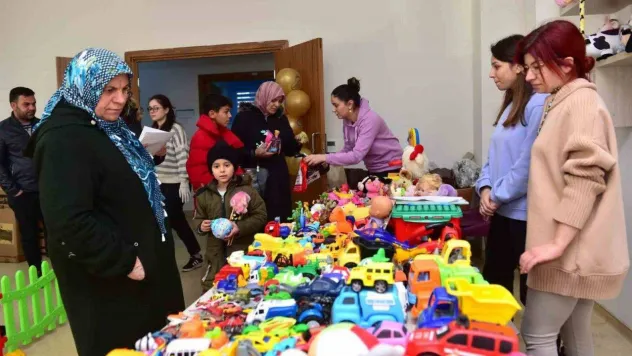 Altın Yıllar Yaşam Merkezinde depremzedeler için butik-market oluşturuldu