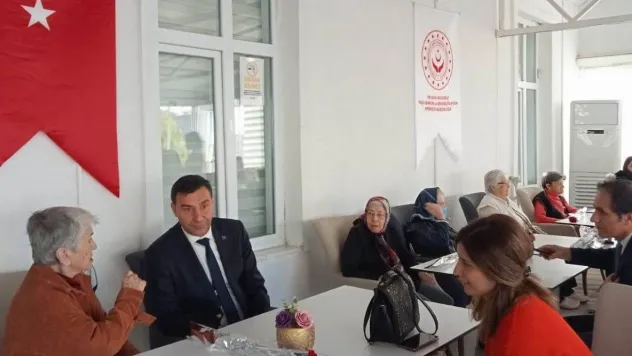 Altınovalı öğrenciler huzurevi sakinlerini unutmadı