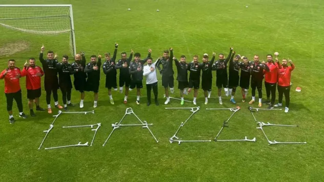 Ampute Milli Futbol Takımı'ndan İsrail maçı öncesi Gazze'ye destek pozu