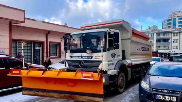 Ankara'da kar yağışıyla birlikte tüm ekipler sahada