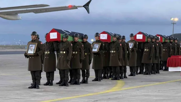 Ankara'da uçak kazasında hayatını kaybeden Libyalı askerler resmi törenle ülkelerine uğurlandı