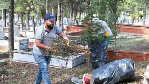 Arefe günü ilçe mezarlığına ücretsiz otobüs seferleri
