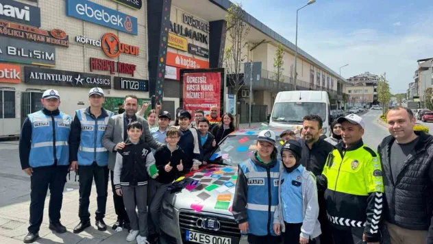Arnavutköy'de trafik farkındalığına etiketli uyarı: 'Öncelik yayanın, öncelik hayatın'