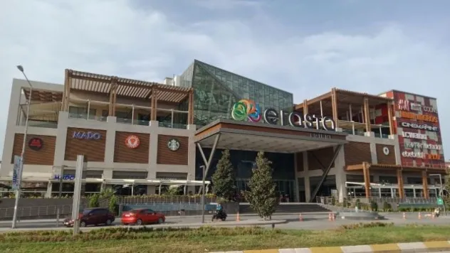 AVM'nin bayan tuvaletinde cep telefonuyla görüntü alma olayı