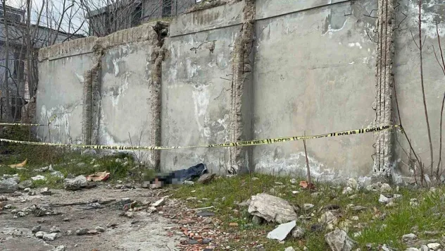 Bahçelievler'de ölü bulunan gencin annesine intihar mesajı attığı ortaya çıktı