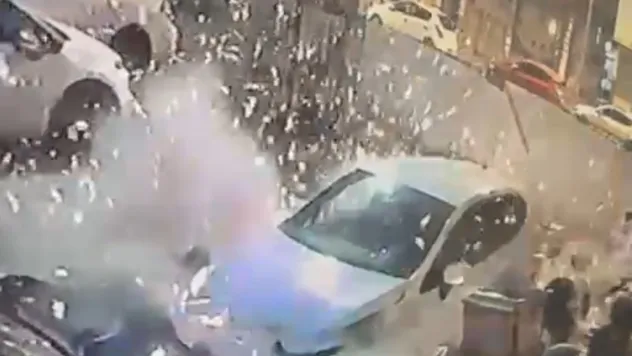 Bakan Ali Yerlikaya açıklamıştı... Kağıthane'deki otoparka el bombalı saldırı kamerada