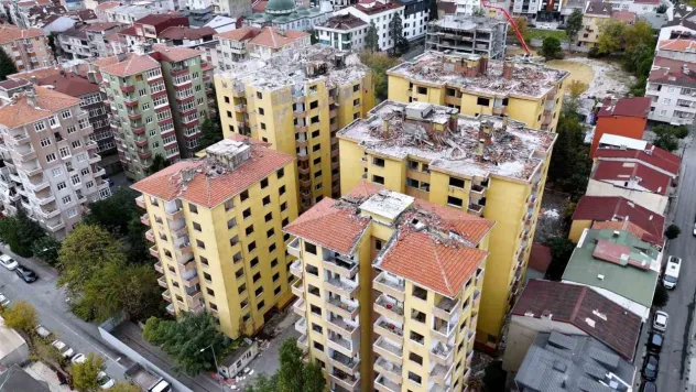 Bakan Kurum: 'Doğuş Sitesi sakinleri artık korkuyla uyumayacak'