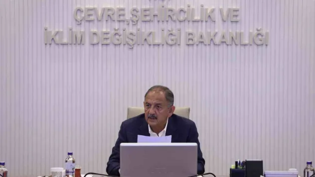 Bakan Özhaseki: 'Deprem bölgesindeki köylerimizde vatandaşlarımızın huzurla oturacağı, yöresel mimariye uygun köy evlerimizin yapımına hızla devam ediyoruz'