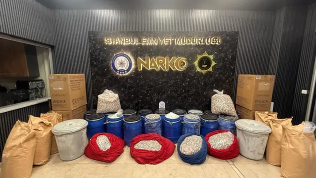 Bakan Yerlikaya: 'İstanbul ve İzmir'de gerçekleştirilen uyuşturucu operasyonlarında 6 milyon 958 bin adet uyuşturucu hap ele geçirildi'