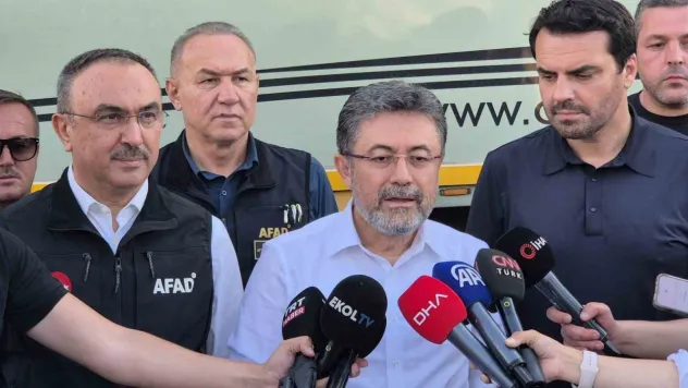 Bakanı Yumaklı: 'Şarköy'deki yangında 22 kişi yangında hastanelik oldu, bin 320 kişi tahliye edildi'