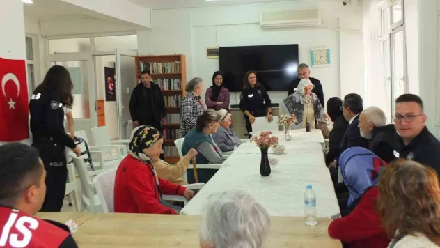 Balıkesir'de huzurevi sakinlerine ziyaret