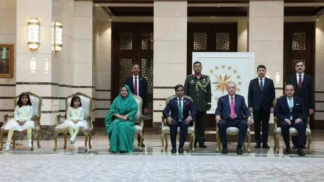 Bangladeş Büyükelçisi Cumhurbaşkanı Erdoğan'a güven mektubu sundu
