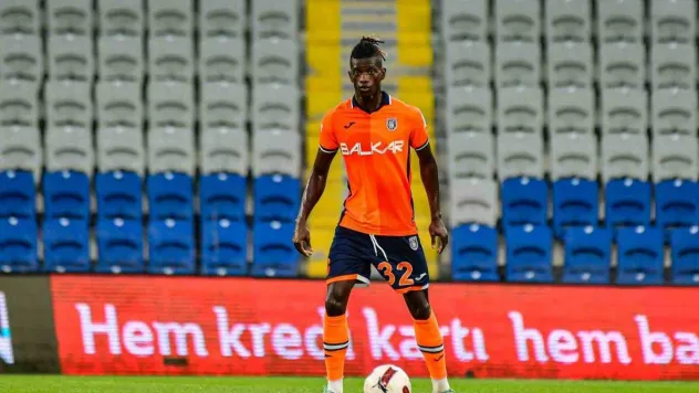 Başakşehir: 'Futbolcumuz Edgar Ie ile karşılıklı anlaşarak yollarımız ayrılmıştır. Edgar Ie'e kariyerinin geri kalan bölümünde başarılar diliyoruz.'