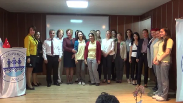 Başarılı öğrencileri Kagider ödüllendirdi.