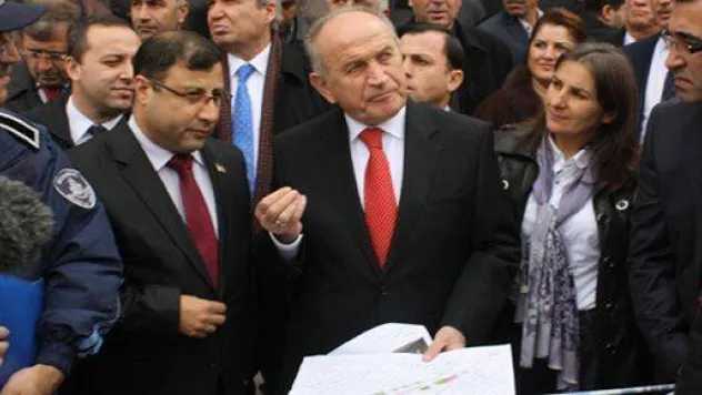 Başkan Topbaş, Yıkım Çalışmalarını Yerinde İnceledi