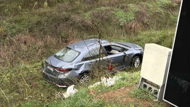 Beşiktaş'ta takla atan araç şarampole uçtu: Sürücü yaralandı