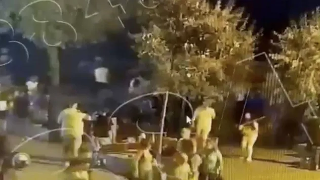 Beşiktaş'ta yüksek ses ihbarına giden polise saldırı kamerada: Polisin burnunu kırdılar