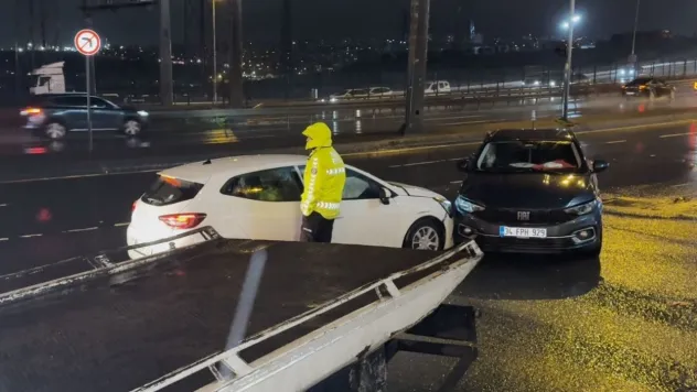 Beylikdüzü E-5'te iki araç çarpıştı: 1 yaralı