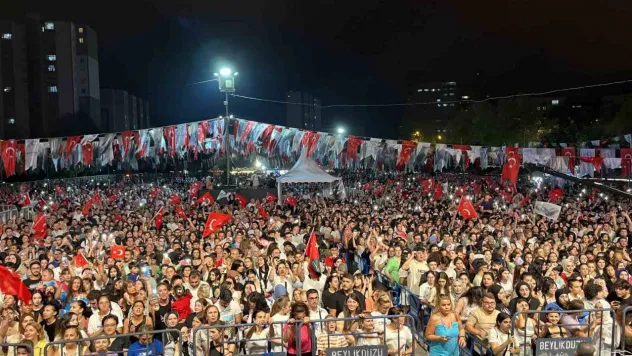 Beylikdüzü'nde 10. Barış ve Sevgi Buluşmaları 'Zafer Yürüyüşü' ile başladı
