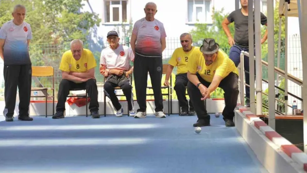 Bilecik'in ihtiyar delikanlıları 60 Yaş ve Üstü Yetişkin Gençler Huzur Bocce Şampiyonası'na hazırlanıyorlar