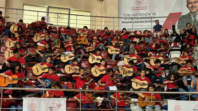 Bin Enstrüman Bin Umut Projesinin 2'nci Gençlik Orkestrası Konseri düzenlendi