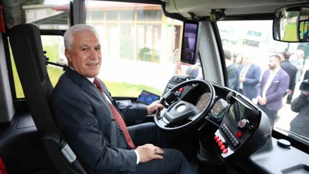 Bozbey: 'Bursa'yı tanıştıracağımız metrobüs için ön siparişi verdik'