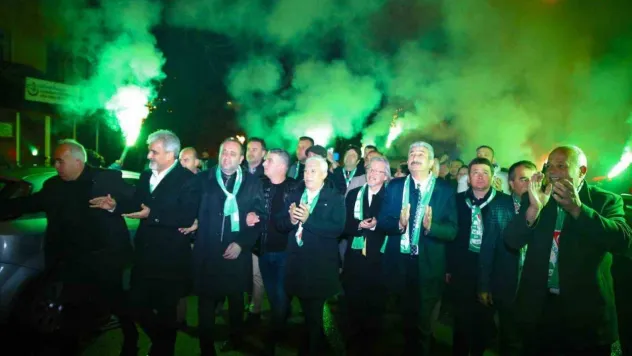Bozbey Büyükşehir çalışanlarına seslendi 'Mustafa ağabeyiniz geliyor'