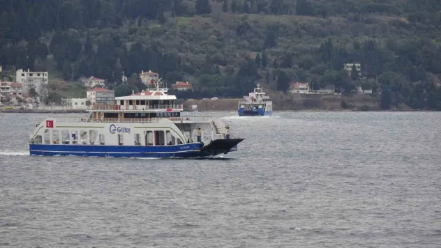 Bozcaada ve Gökçeada'ya fırtına nedeniyle 2 gündür sefer yapılamıyor