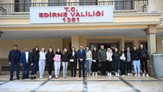 Bulgaristan Şampiyonu Kır Voleybol Takımı Edirne'de