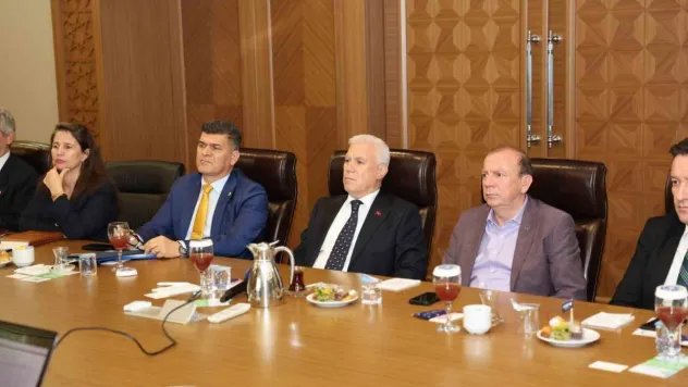 Bursa Büyükşehir Belediye Başkanı Bozbey: 'Su tüketen sanayi tartışılmalı'