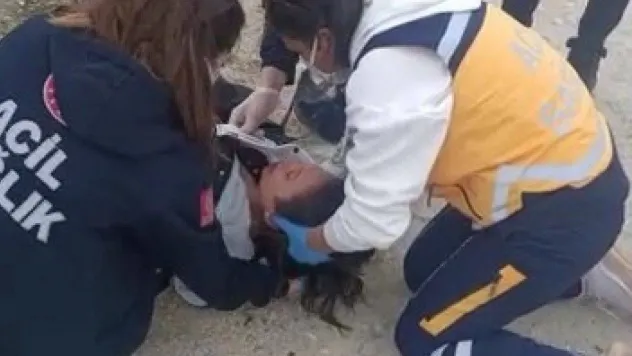 Bursa'da elektrikli scooter süren kız çocuğuna başıboş köpekler saldırdı