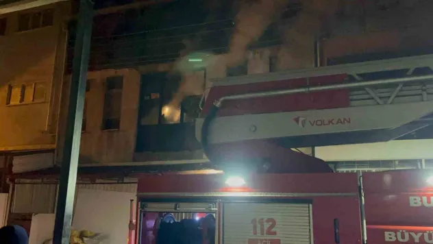 Bursa'da mobilya imalathanesinde yangın
