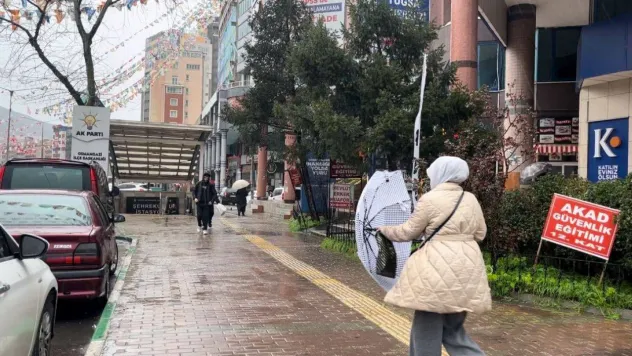 Bursa'da şiddetli yağmur hayatı olumsuz etkiledi