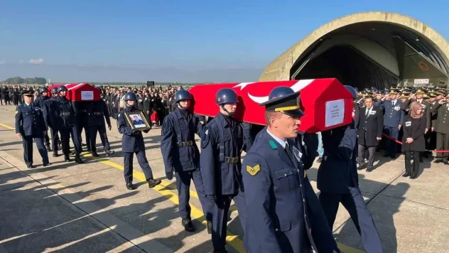 Bursalı şehitler Yenişehir Havalimanı'na getirildi