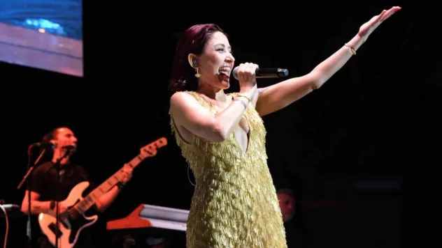 Büyükçekmece'de Melek Mosso konserine yoğun ilgi