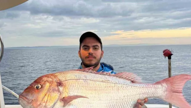 Çanakkale'de balıkçılar 12 kilogramlık mercan balığı yakaladı