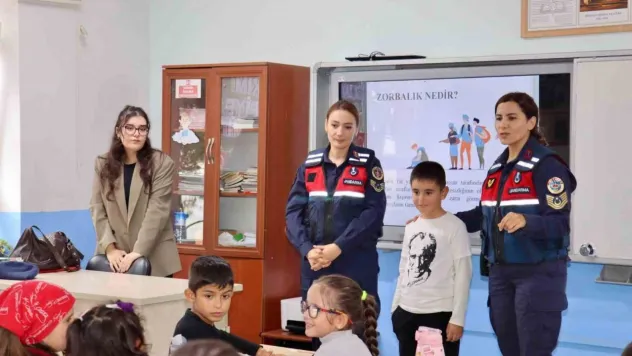 Çanakkale'de öğrencilere yönelik akran zorbalığı ve mahremiyet eğitimi