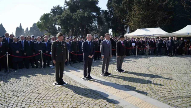Çanakkale Şehitleri, Edirnekapı Şehitliği'nde törenle anıldı