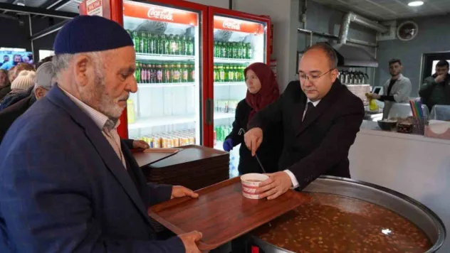 Çanakkale zaferinin nasıl elde edildiğinin hatırlatılması amacıyla buğday çorbası ve üzüm hoşafı ikram edildi