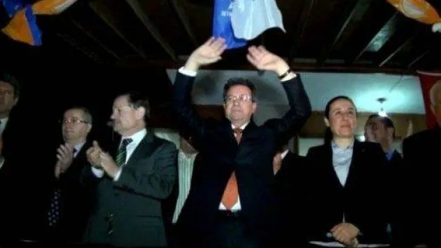 Çanta Evladını Bağrına Bastı