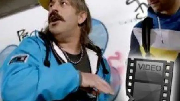 Cem Yılmaz son reklam filmiyle kırdı geçirdi