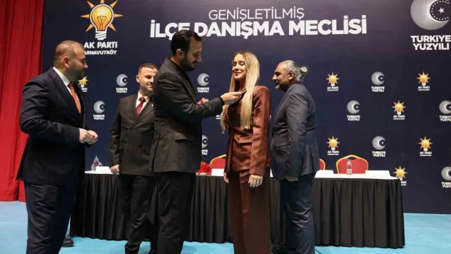 CHP'den istifa eden ikisi meclis üyesi 150 kişi AK Parti'ye katıldı