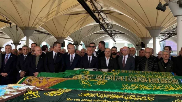 CHP Genel Başkanı Özel, 27. Dönem Milletvekili Turan Aydoğan'ın annesinin cenazesine katıldı