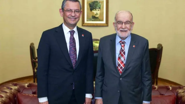 CHP Genel Başkanı Özel, Saadet Partisi Genel Başkanı Karamollaoğlu ile bir araya geldi