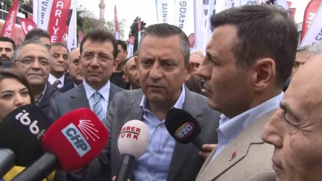 CHP Genel Başkanı Özel ve İBB Başkanı İmamoğlu Saraçhane'de