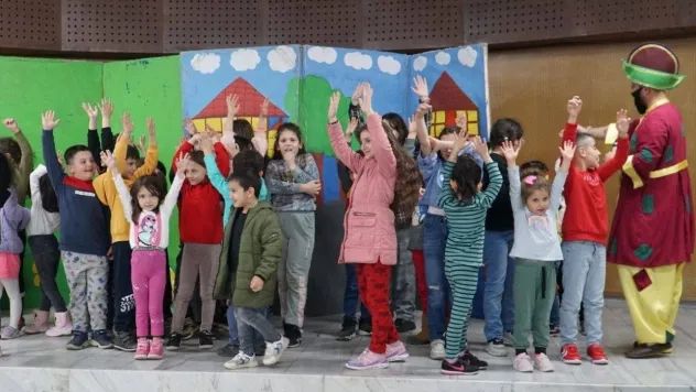 Çocuklar geleneksel Ramazan şenliğinde eğlendi