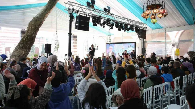 Çocuklar Ramazan'ın güzelliklerini Eyüpsultan'da yaşıyor