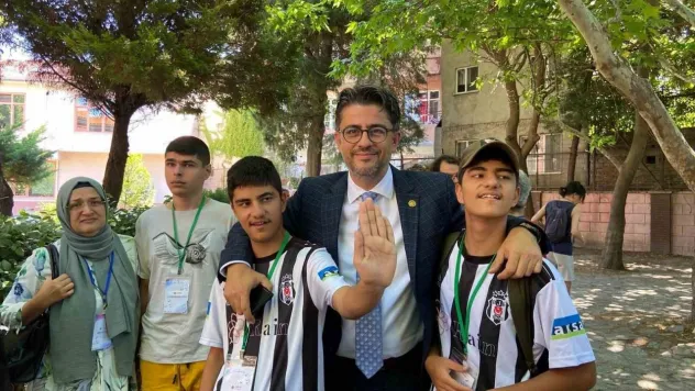 ÇOMÜ Rektörü Prof. Dr. R. Cüneyt Erenoğlu'ndan 2 Nisan Dünya Otizm Farkındalık Günü Mesajı