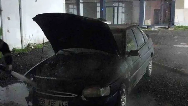 Çorlu'da araç yangını